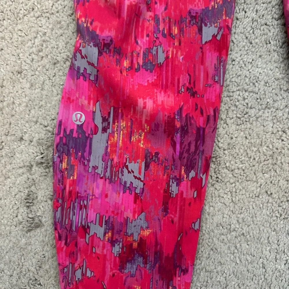 Lululemon Fast and Free High Rise Leggings - 25” - Size: 14 - Picture 3 of 5